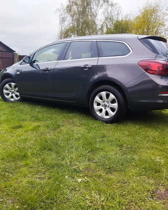 Opel Astra cena 32500 przebieg: 200000, rok produkcji 2015 z Olsztyn małe 667